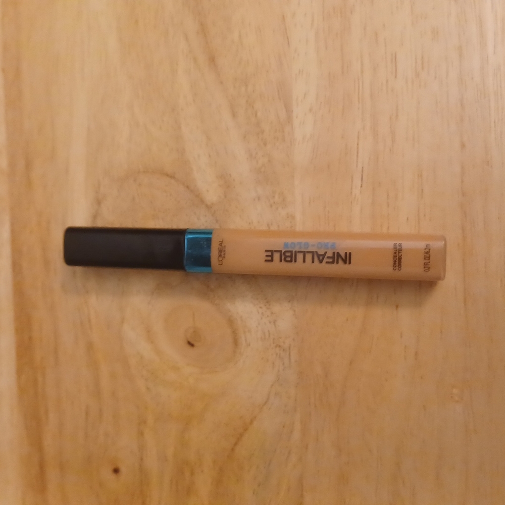 L'Oreal Infallible Pro-Glow Concealer Brand New #05 Sand Beige